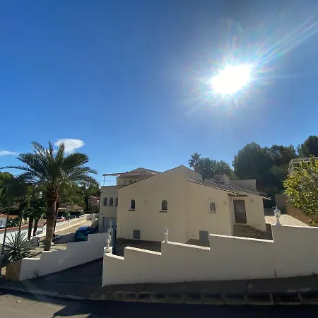 2 Pools - 24 Persons וילה